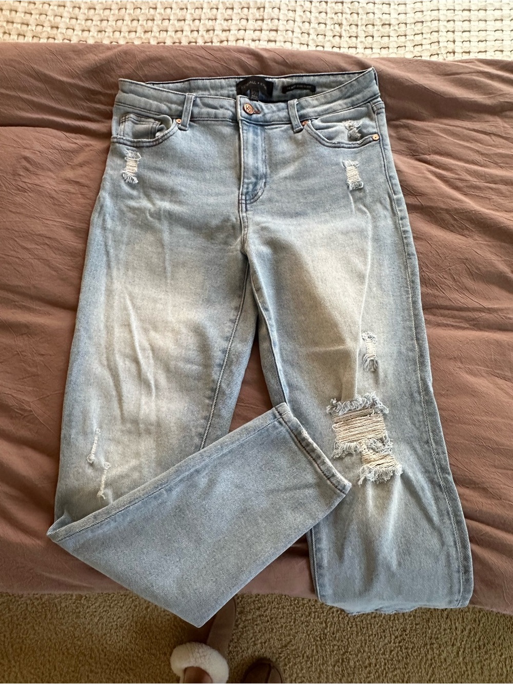 Kendall & Kylie Light Wash Distressed Skinny Jeans